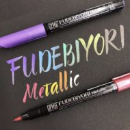 ZIG KURETAKE Set Metalico de 8 Brush Pen - Imagen 3